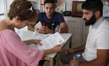 Γέφυρες - Ανθρωπιστική Βοήθεια - 1Ora GR