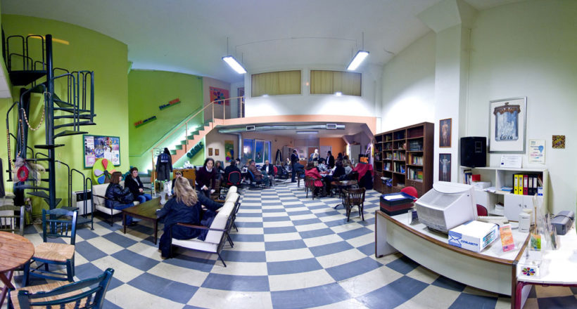 Όασις - Mia Ora