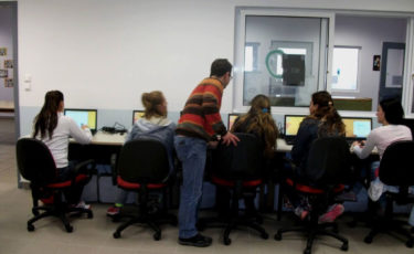 Δίκτυο Στήριξης Φυλακισμένων και Αποφυλακισμένων Γυναικών - Mia Ora